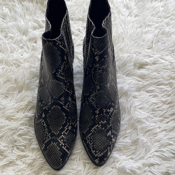 Steve Madden Grey Snake Jet Ankle Boots - Picture 5 of 8